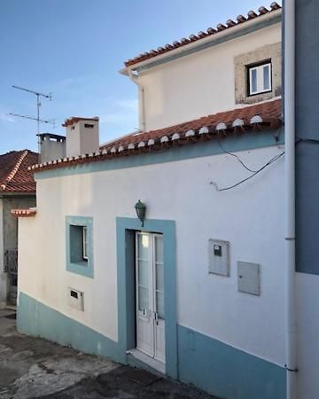 Typical Small House Near Lisbon โอเอรัช ภายนอก รูปภาพ