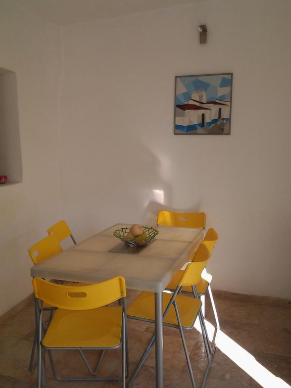 Typical Small House Near Lisbon โอเอรัช ภายนอก รูปภาพ