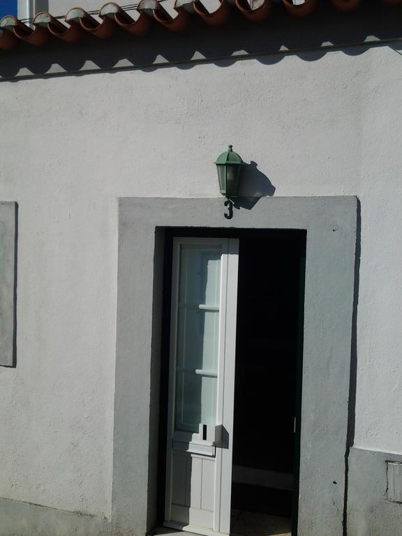 Typical Small House Near Lisbon โอเอรัช ภายนอก รูปภาพ